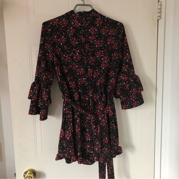 Dynamite Mock-neck tie-waist romper - Picture 2 of 13